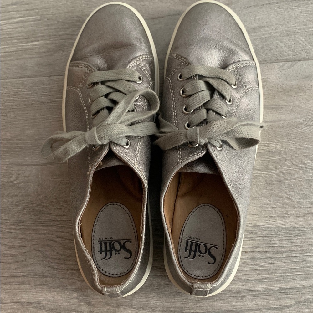 Sofft Shimmering Gray Lace-Up Leather Sneakers - Picture 2 of 7
